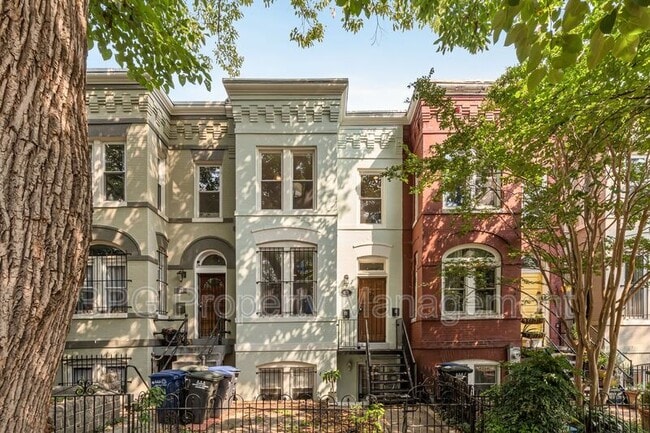 Building Photo - 1037 5th St NE Unit House