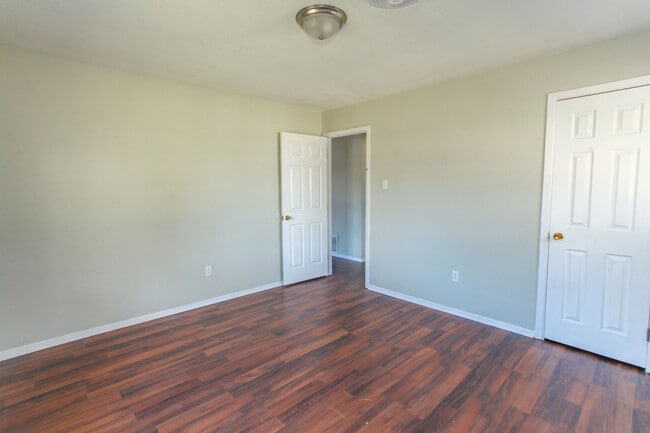 Photo - 1406 Goliad St