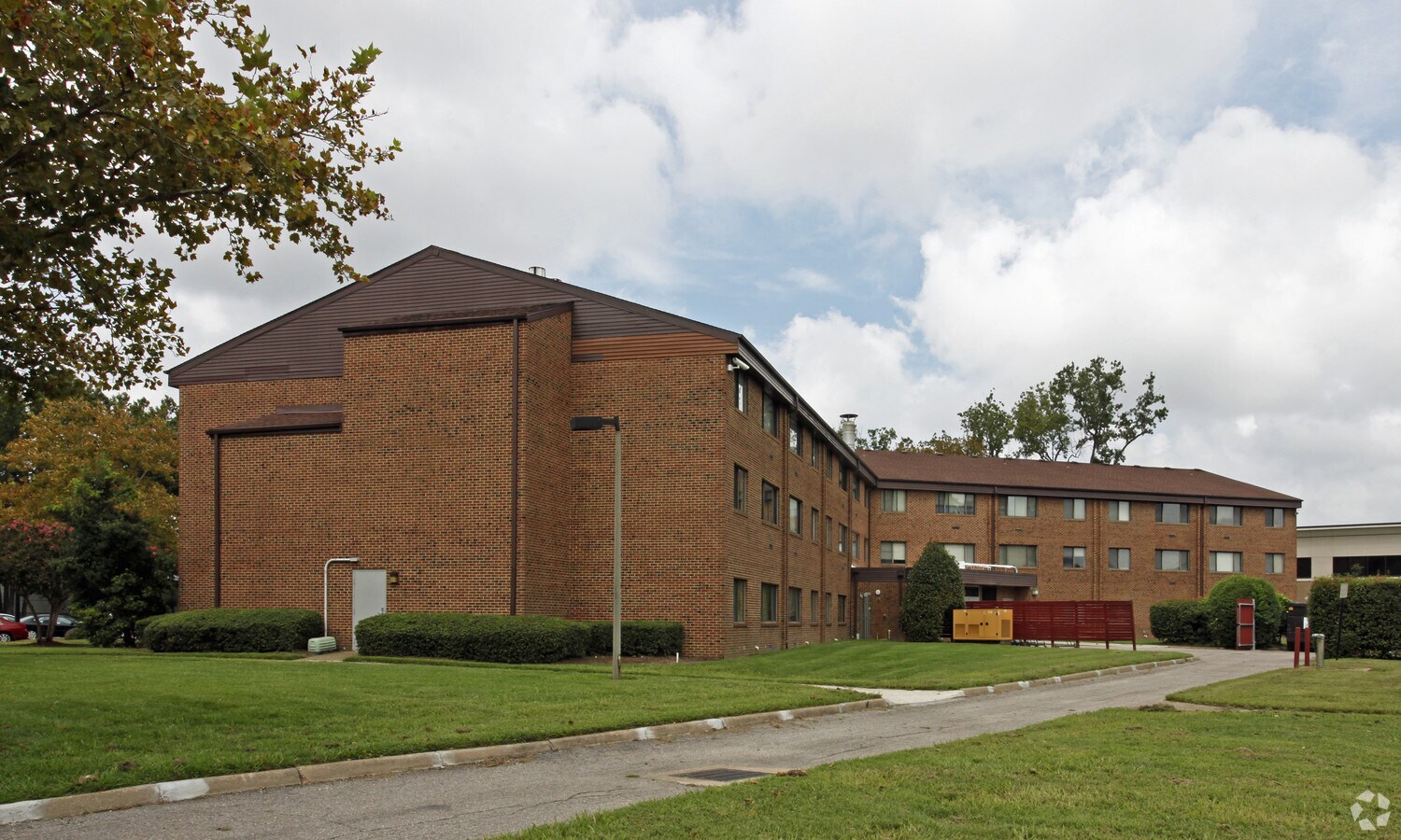 Photo - Bobbitt Midrise