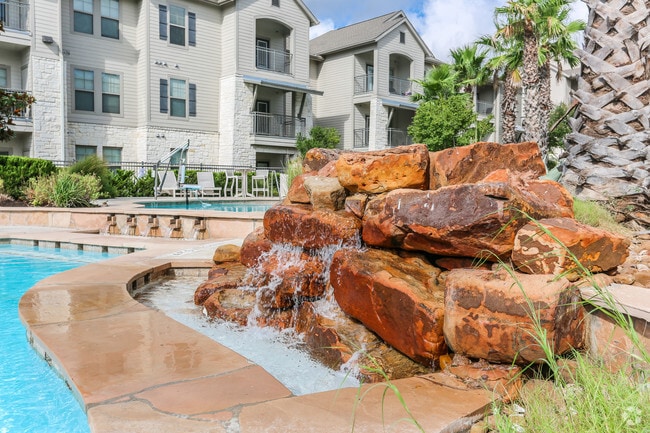 Water Feature - Allegre Point