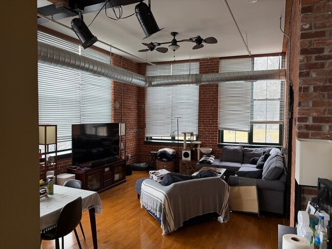 Photo - 160 Fremont St Unidad 209