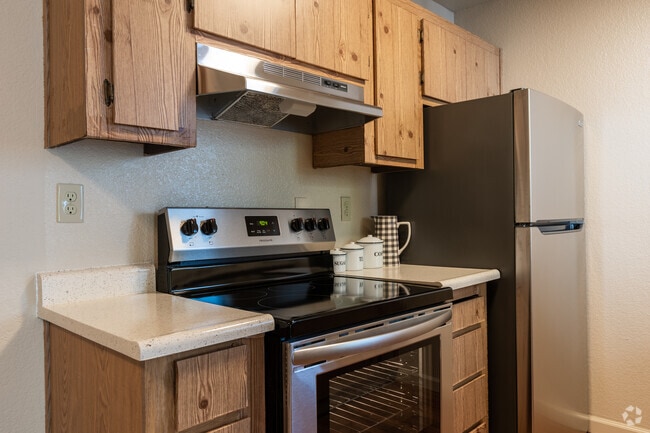1BR, 1BA - Songbird's Glen - Country Brook Rental Condos
