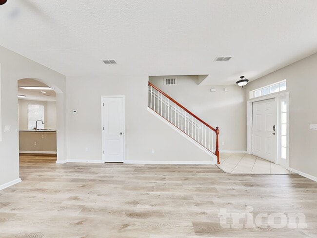 Photo - 10818 Birchard Ln