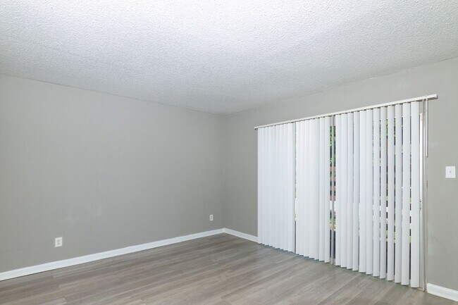 1834 John Calvin Ave Unidad 11