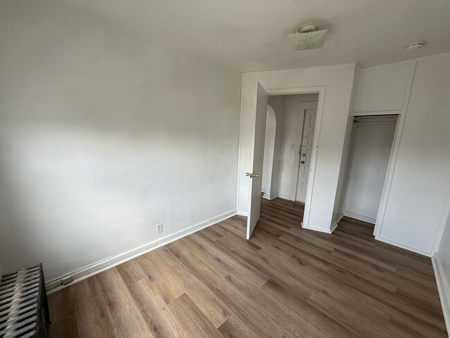 Photo - 2 bedroom, 1 bathroom Apartment! JULY 2026! Unit Apt #09