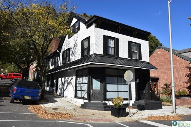 Photo - 100 N 4th St