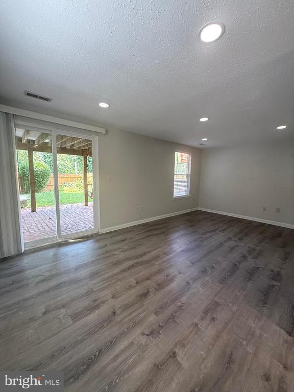 Photo - 110 Lakeview Ct