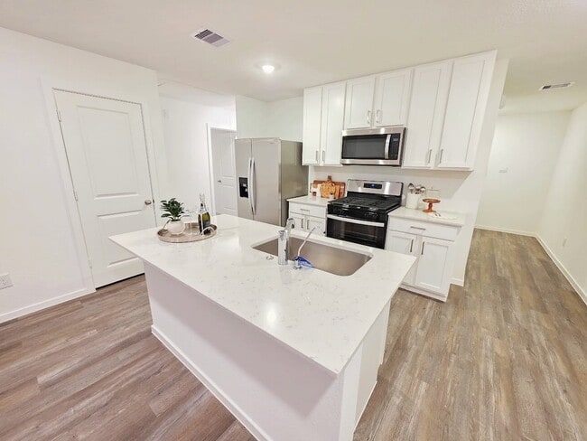 Photo - 40821 Hawthorne Glades St