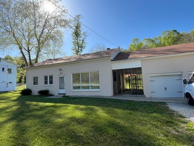 Building Photo - 6075 Lee Hwy