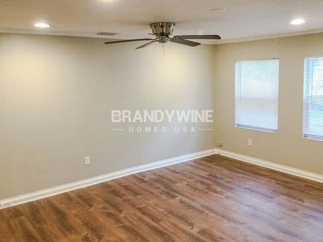 Photo - 828 E 145th Ave