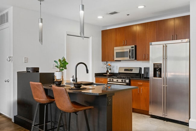 Photo - 845 Spring St NW