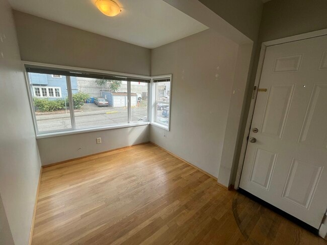 901 NE 64th St Unit B