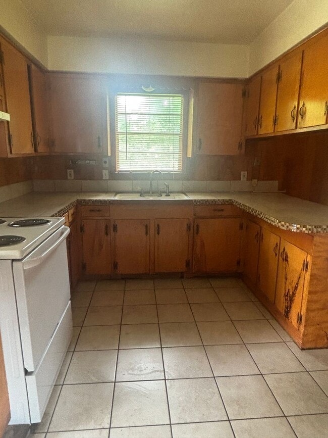 Photo - 963 Pine Lake Dr