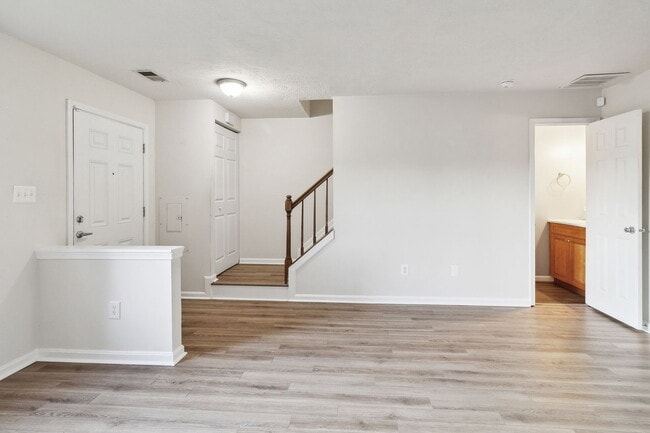 Photo - 4206 Drake Ct