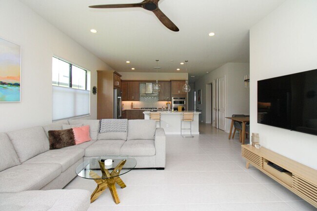 Photo - ***ANNUAL FURNISHED OR UNFURNISHED***AVAIL...