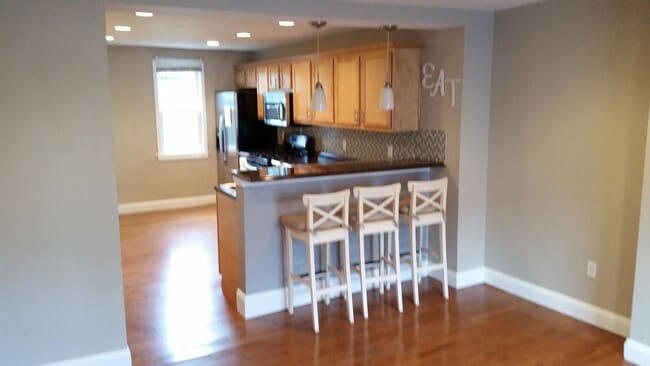 Photo - Charming 3 Bedroom Reno In South Side. Ope...