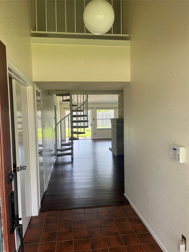 Photo - 4250 Bridledon Ln