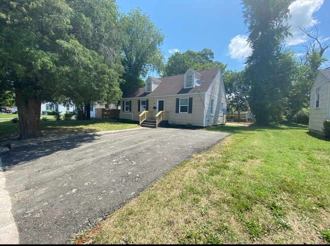 Photo - 3915 E Chatham Dr