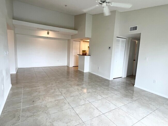 Photo - 900 Crestwood Ct S Unit 918