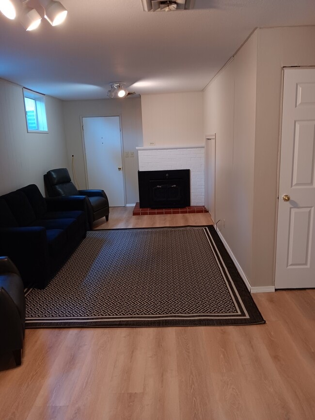 Photo - 604 Bel Aire Ave Unidad Room