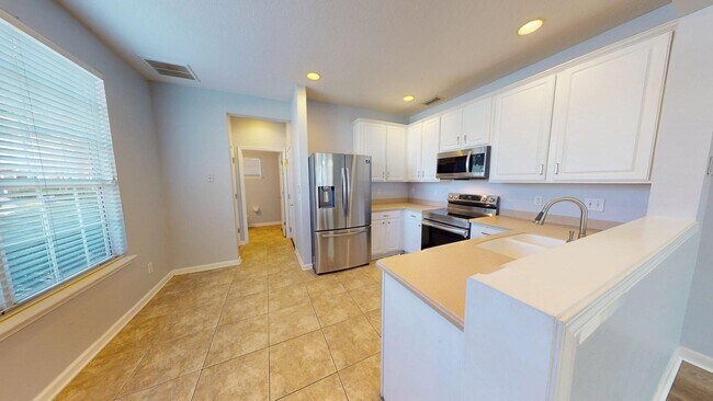Photo - Beautiful 3 bedroom, 2.5 bathroom townhome