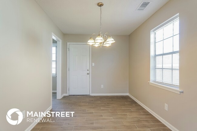 Photo - 528 Lamplighter Ln