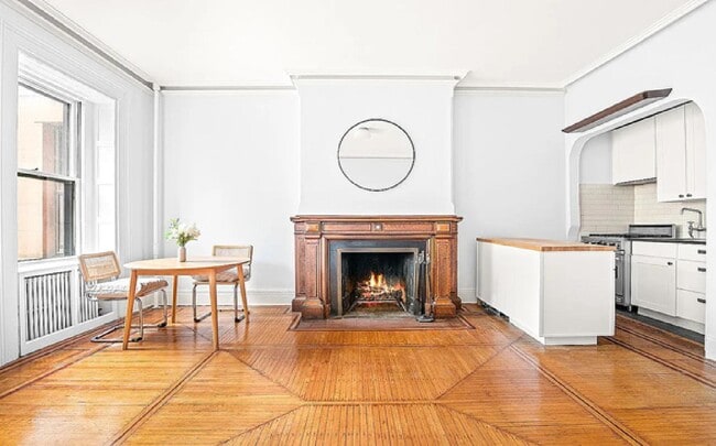 Photo - 44 Remsen St