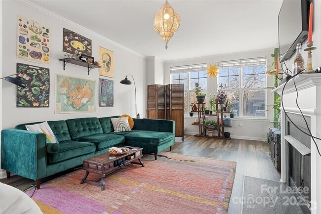 Building Photo - 405 W 7th St Unit 417 Rental