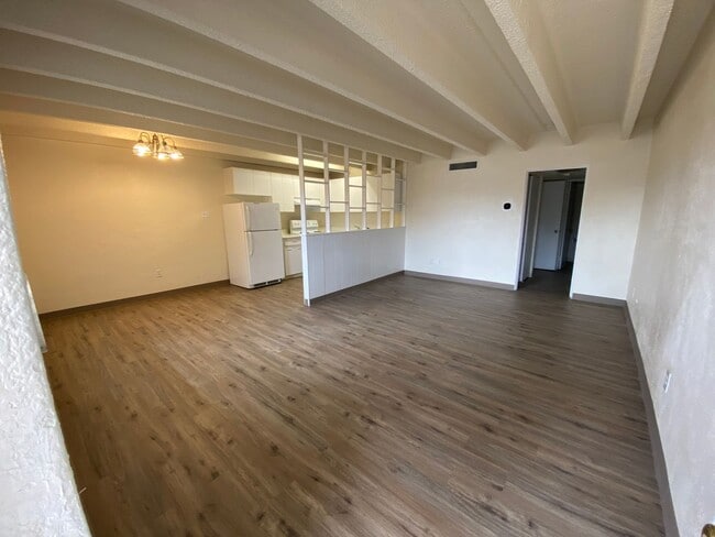 Photo - The Lanai Apartments