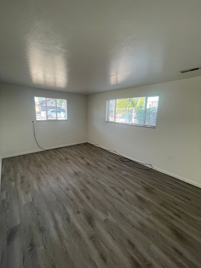 Photo - 1113 W Arroyo Ave Unit 1