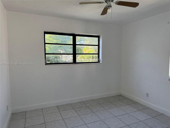 Photo - 1461 NE 118th St