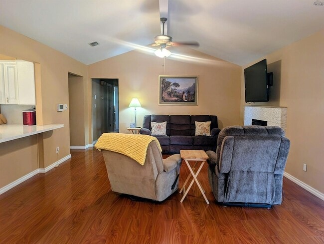 Photo - 1007 Arthur St