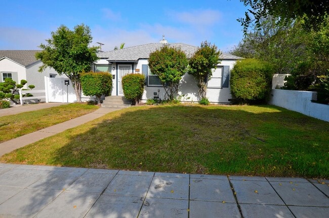 2Bd/1Ba Single Family Home - 2Bd/1Ba Single Family Home