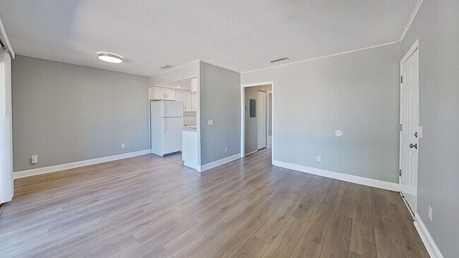 Photo - Charming 2 Bedroom close to the beach avai...