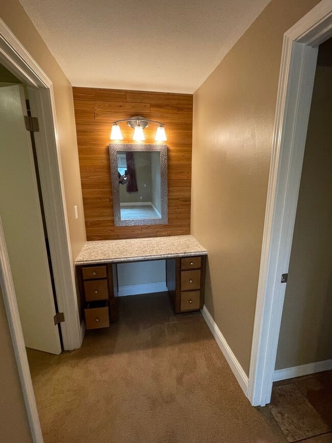 Photo - Fantastic, Dog Friendly 4 Bedroom Home!