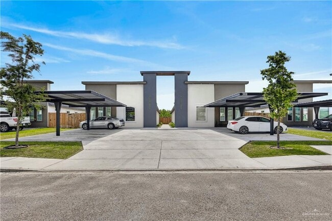 Building Photo - 18 S Links Dr Unit 3