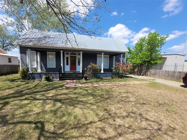 Photo - 403 Fawcett St