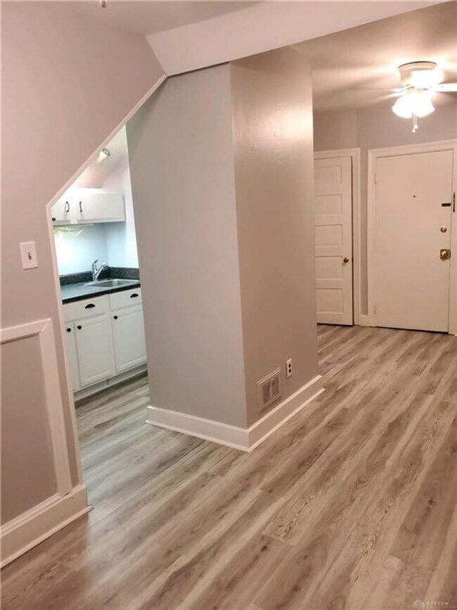 439 Grafton Ave Unit 4