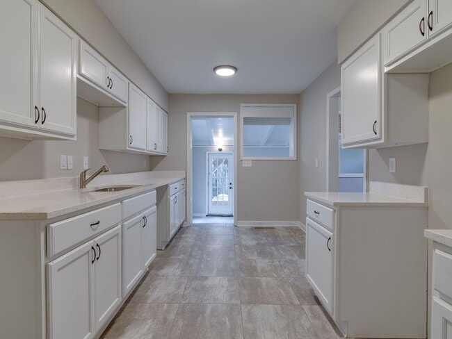 Photo - Beautifully Renovated 3BR/2B Home in Great Location!!