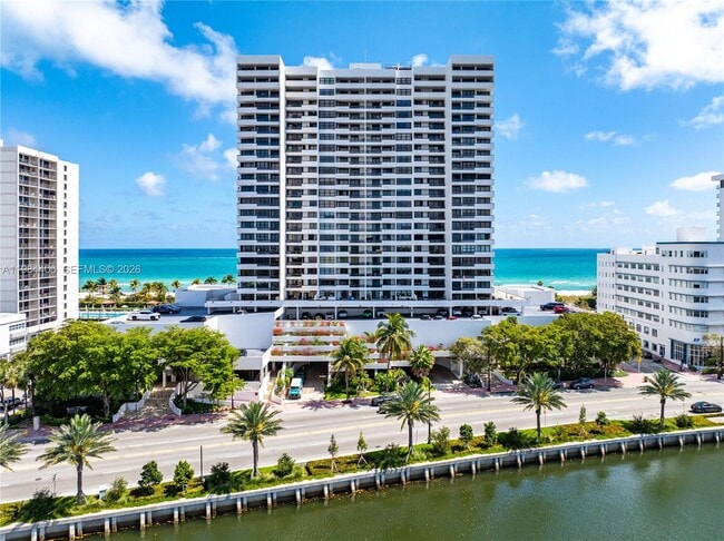 Photo - 2555 Collins Ave Unidad 2402