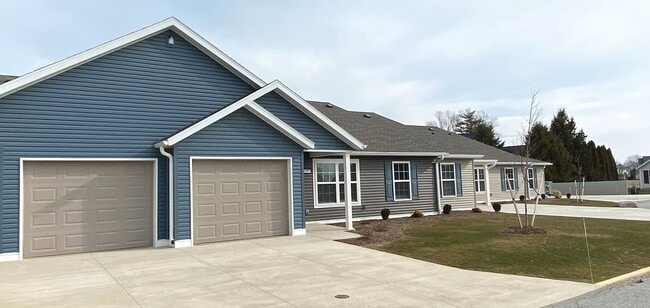 Building Photo - Bayberry Cove