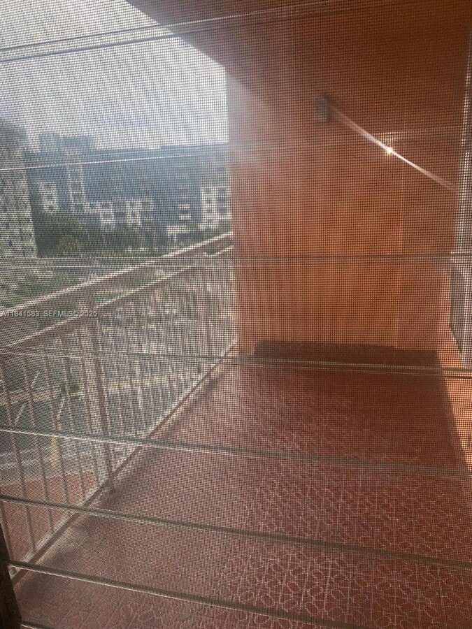 Photo - 2025 NE 164th St Unit 406