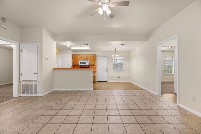 Photo - 109 Apple Ln