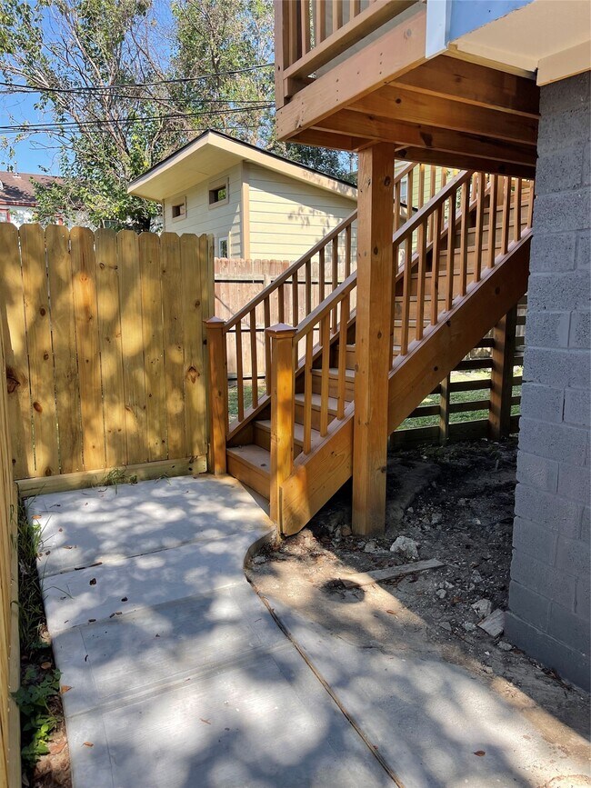 Photo - 1411 Godwin St