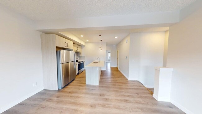 Building Photo - 3640-139 139 Ave NW Unit 19 / SF