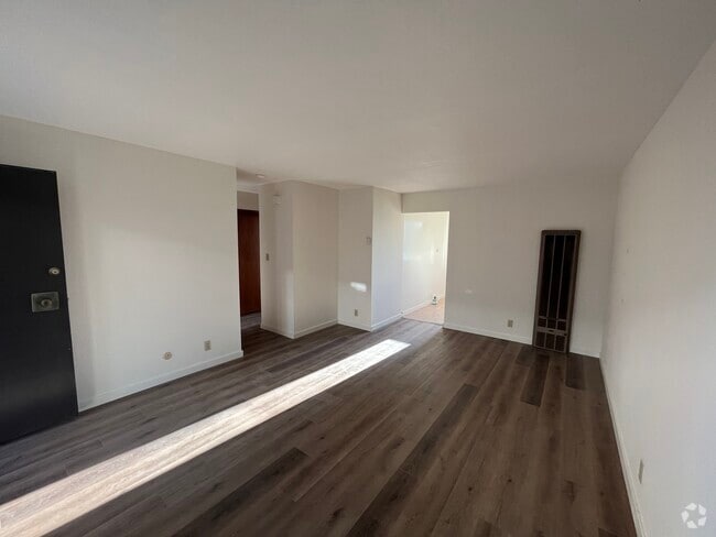 Building Photo - 1822 Francisco St Unit 14 Rental