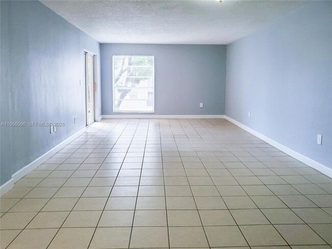 Photo - 1990 W 56th St Unidad 1216