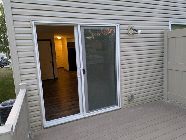 Photo - 585 Birch Hill Dr