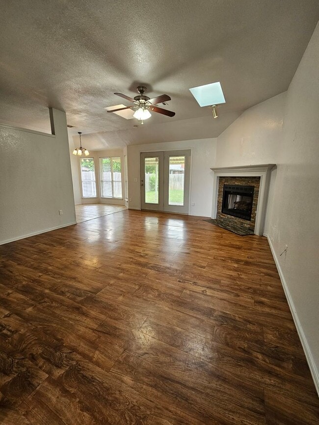 Photo - (3) Bed/(2) Bath in SW OKC/Moore Avail NOW! Pet Negotiable!