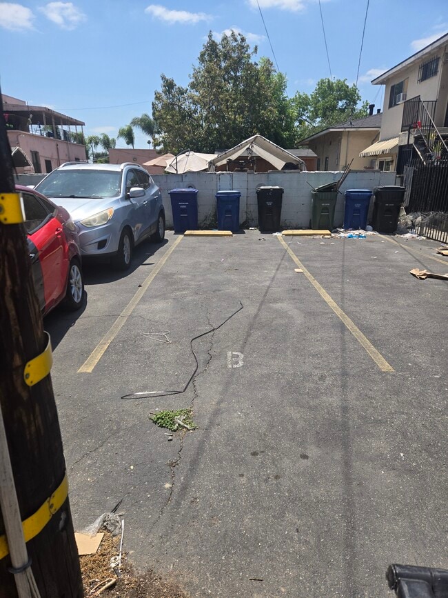 Building Photo - 6417 Gifford Ave
